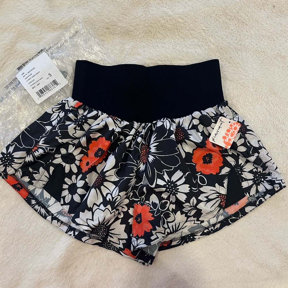 NWT FP Movement Carpe Diem Printed Shorts